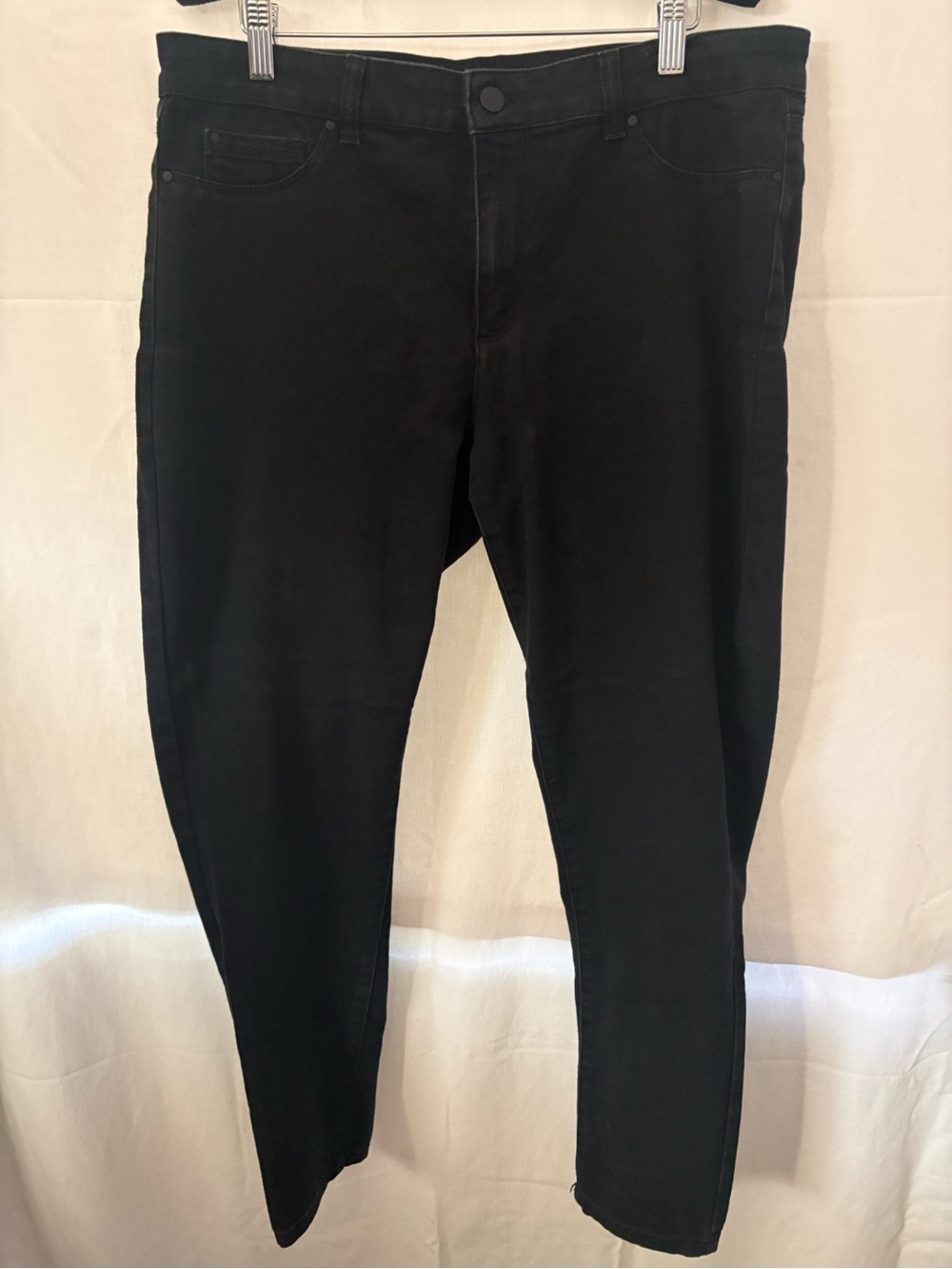 Jones New York Black Skinny Women’s Jeans